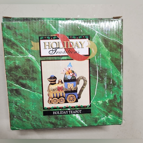 Holiday Tradition Vintage 5" Ceramic Christmas Train Teapot - Picture 2 of 9